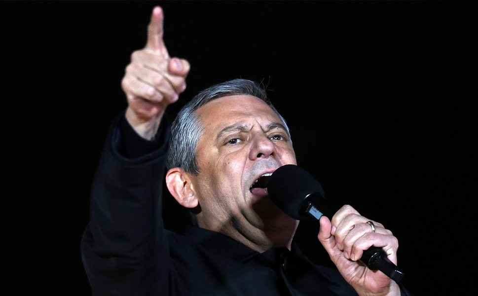 Özgür Özel: Yine zalimler ve mazlumlar karşı karşıyadır.