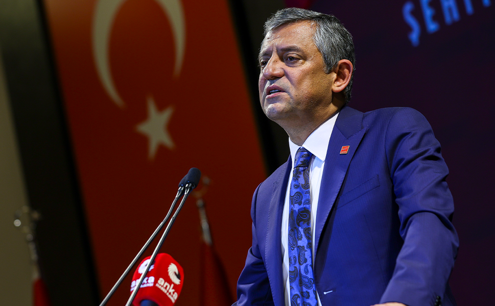 Özgür Özel:  18 kanun teklifi boynumuzun borcudur