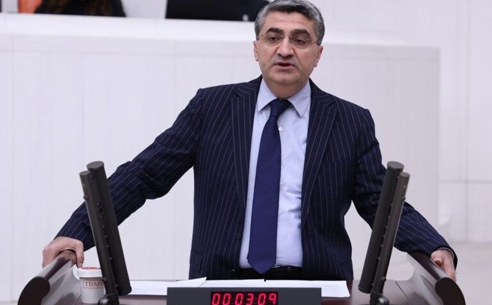 Milletvekili Ekmen’den bayram mesajı: “Ramazan’ı hüzünle geçirdik”