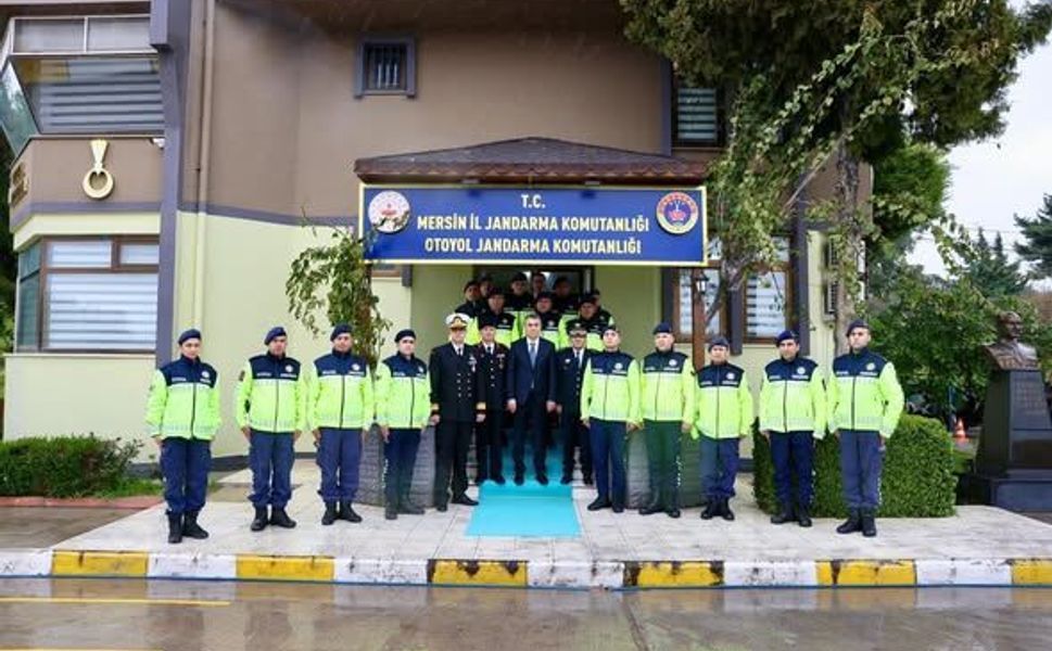Mersin Valisi Toros, Jandarma Komutanlığını ziyaret etti