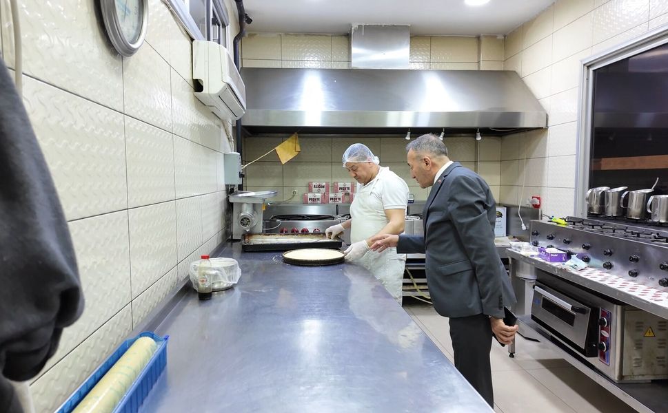 Zabıta ekiplerinden tatlı imalathanelerine denetim