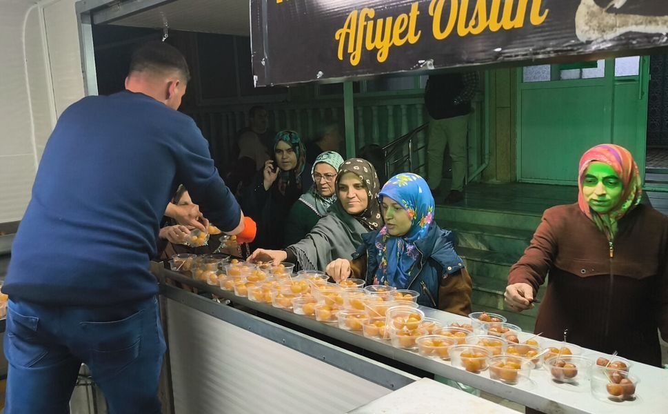 Çanakkale Şehitleri son Teravihte dualarla anıldı