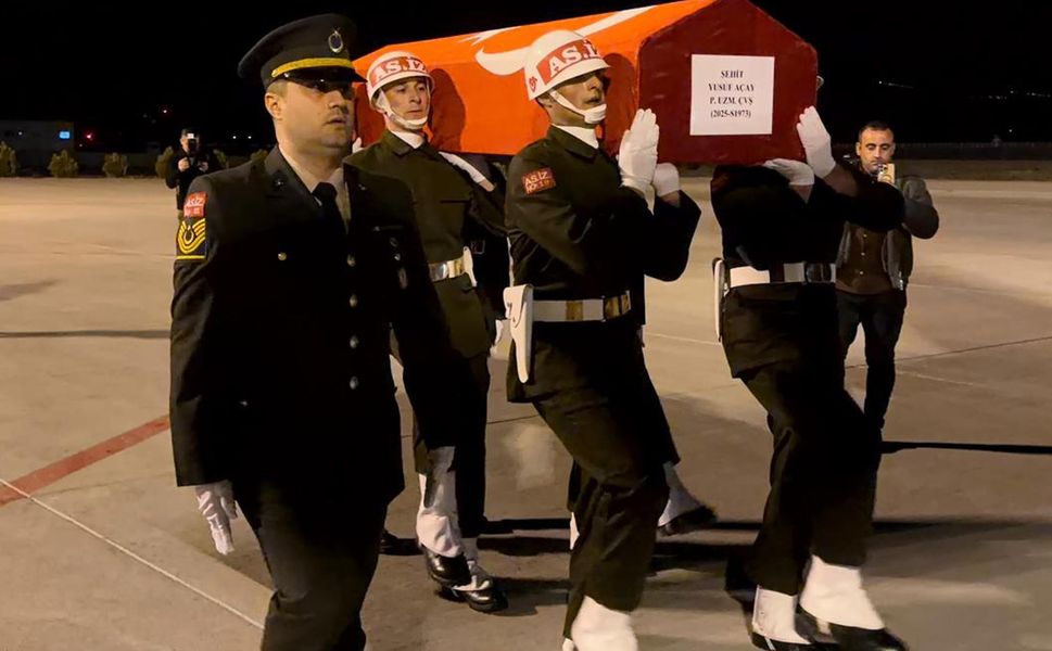 Askeri araç devrildi: 2 şehit, 3 yaralı