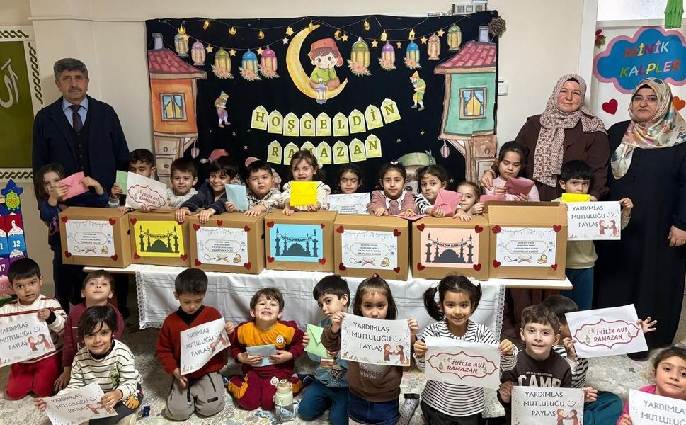 Miniklerden ramazan dayanışması