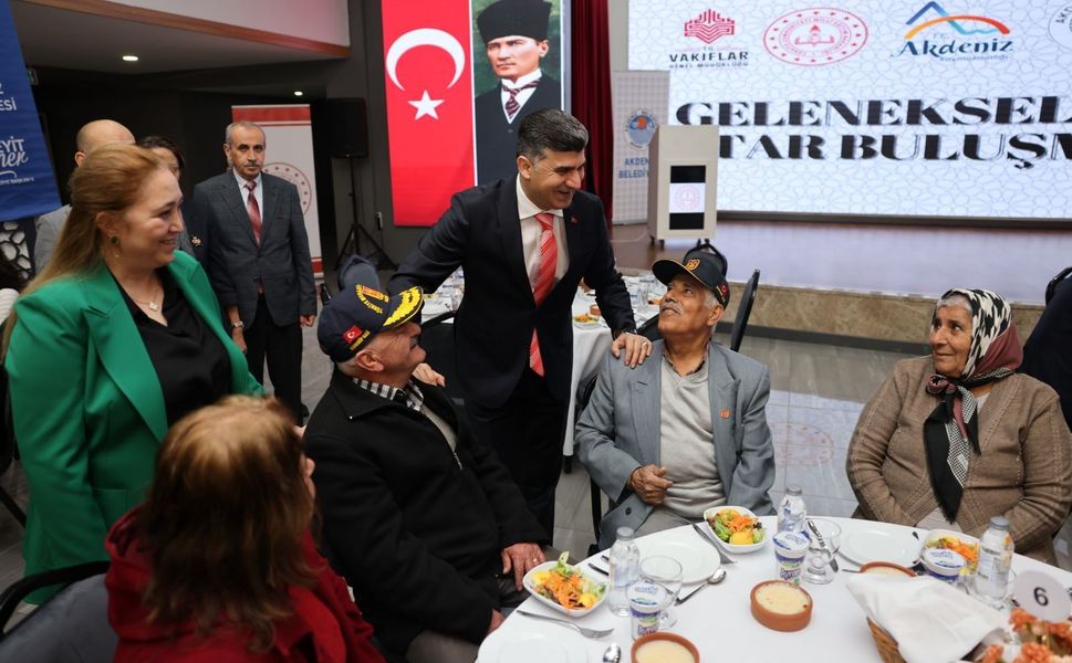 Şehit aileleri ve gaziler iftarda bir araya geldi