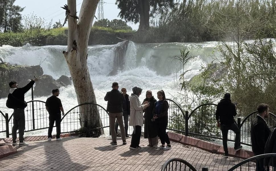 Tarsus Şelalesi ziyaretçilerin ilgi odağı oldu