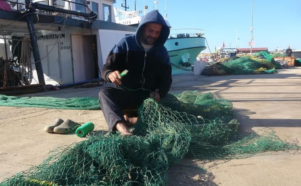 Mersin'de balıkçılar fırtına nedeniyle zor anlar yaşadı