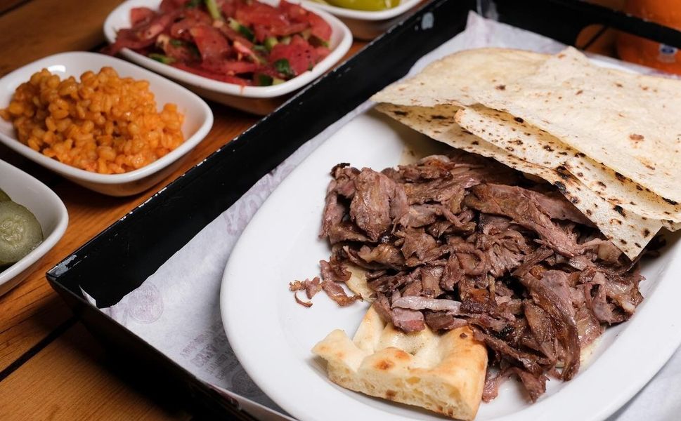 En kaliteli eti döner için yüzlerce kilometre uzaktan getiriyorlar