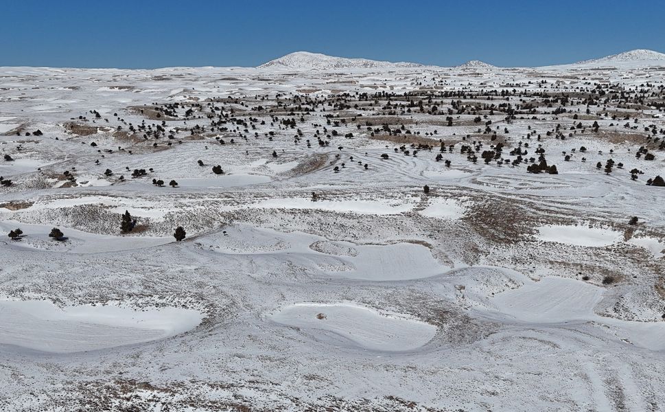 Toroslar ‘da obruklar karla doldu üretici sevidi