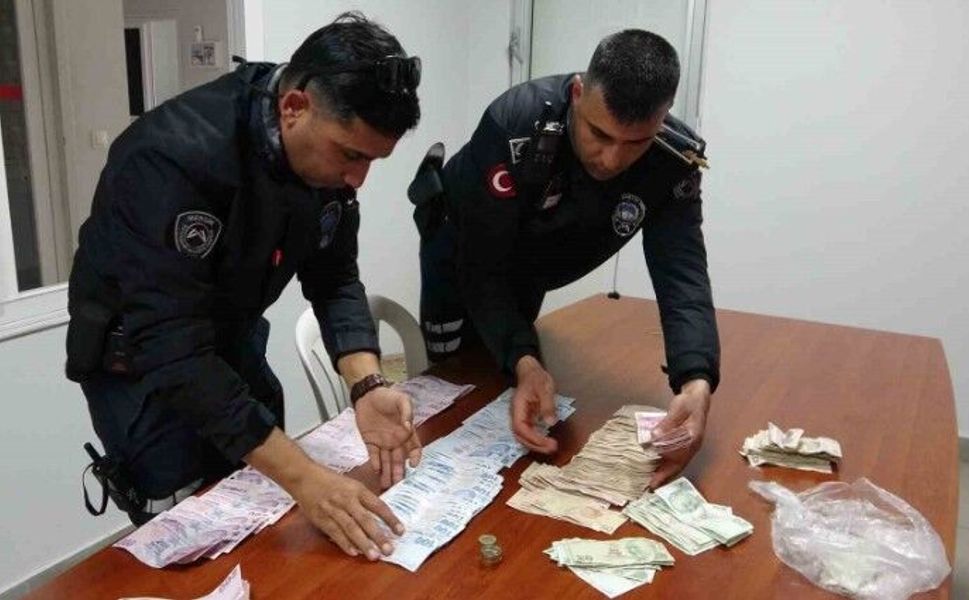Dilencilik yapan şahısların üzerinden 24 bin 577 TL çıktı