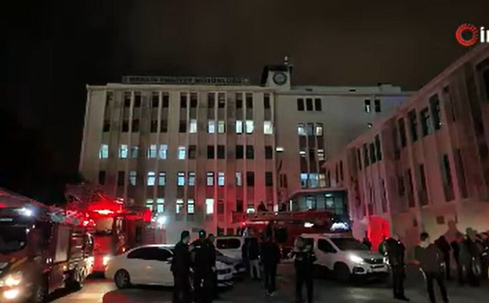 Mersin'de emniyetin ek binasında yangın