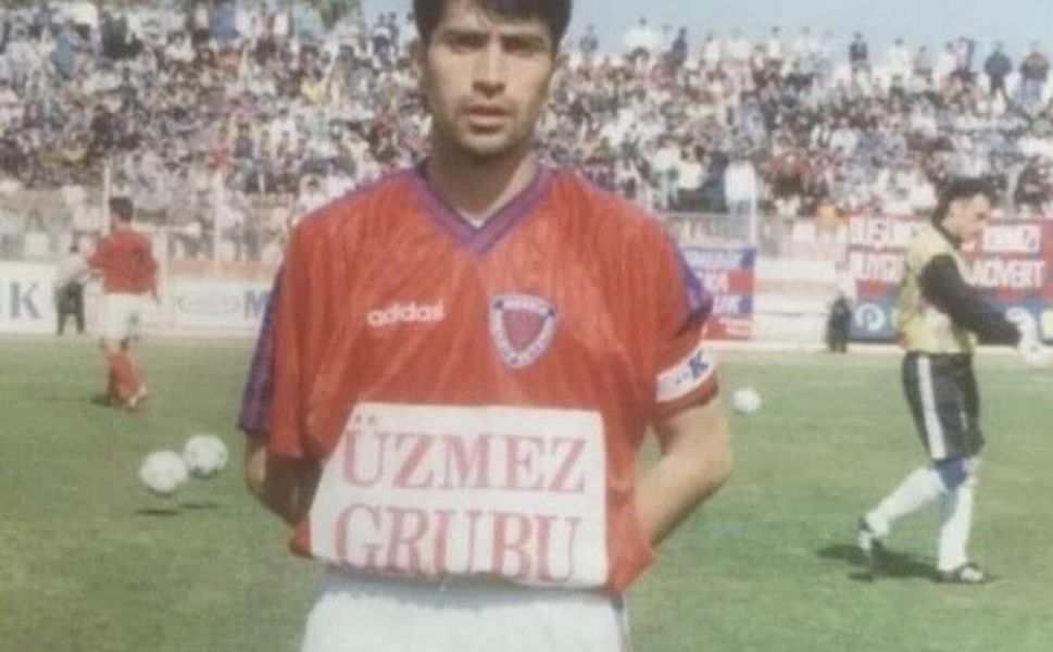 Mersinli eski futbolcu toprağa verildi