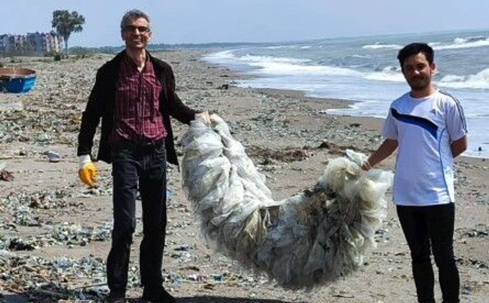 Gönüllülerden örnek davranış: 80 torba çöp toplandı