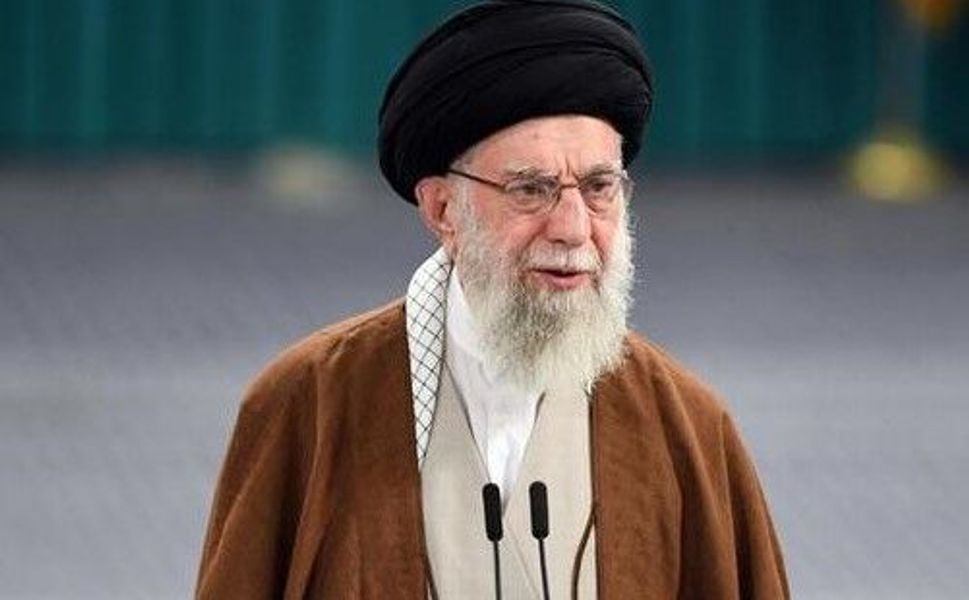 İsrail ordusu, Hamaney'e saldırının görüntülerini paylaştı.