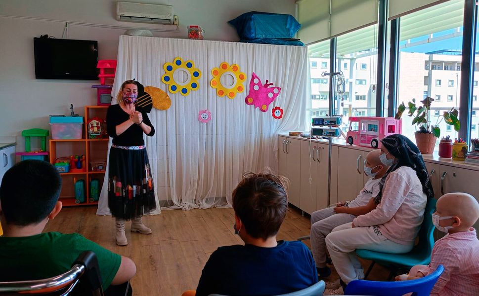 Mersin’de çocuklar masallarla 'iyileşiyor'