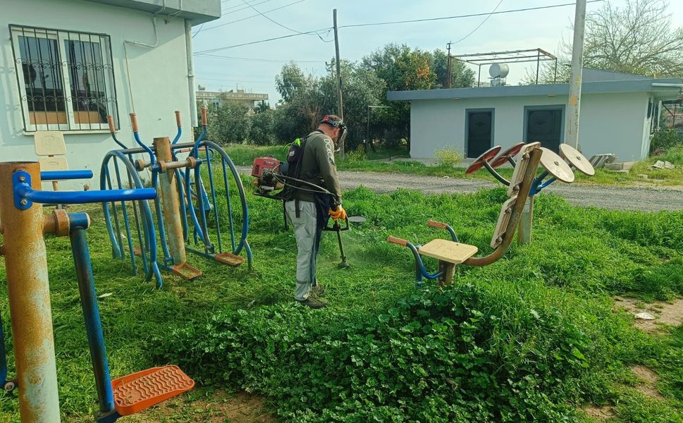 Akdeniz’de bahar temizliği: parklar yaza hazırlanıyor