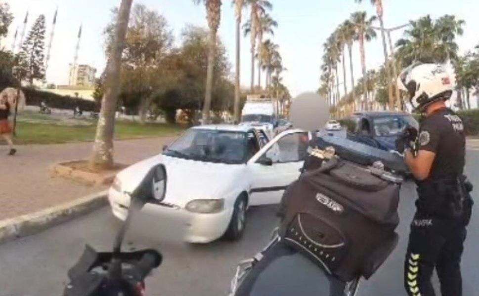 Mersin’de kurallara uymayan sürücüler kameraya yakalandı