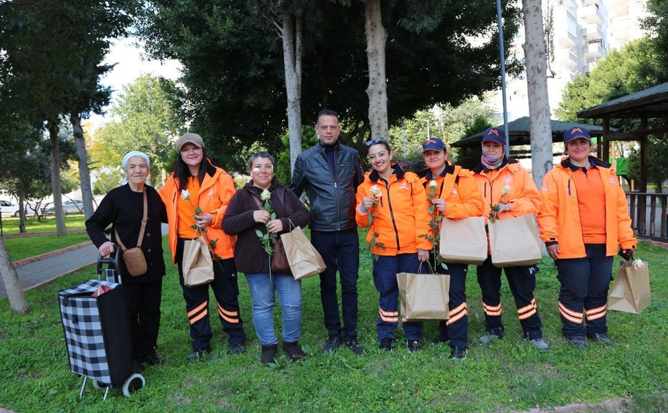Mersin’in caddelerine turuncu devrim