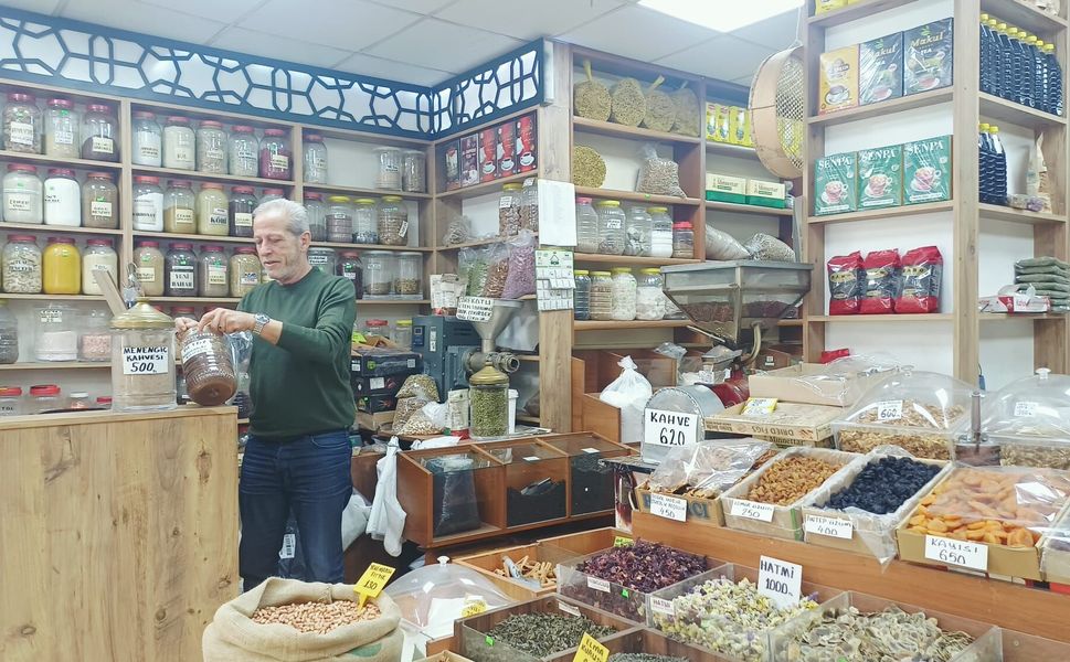 Doğal ürünlere talep patlaması: Mersin'de aktarlara i̇lgi katlanıyor