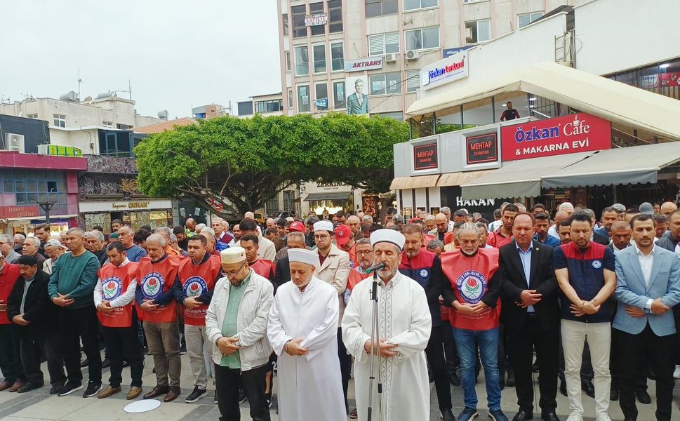 Mersin’den eğitim şehitleri için gıyabi cenaze namazı kılındı