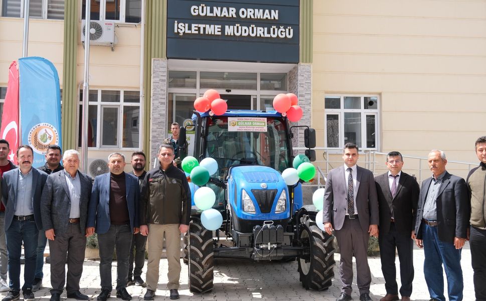 Gülnar’da traktör kredisi teslim edildi