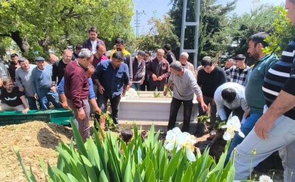 Müftü Yaşar’ın annesi dualarla son yolculuğuna uğurlandı