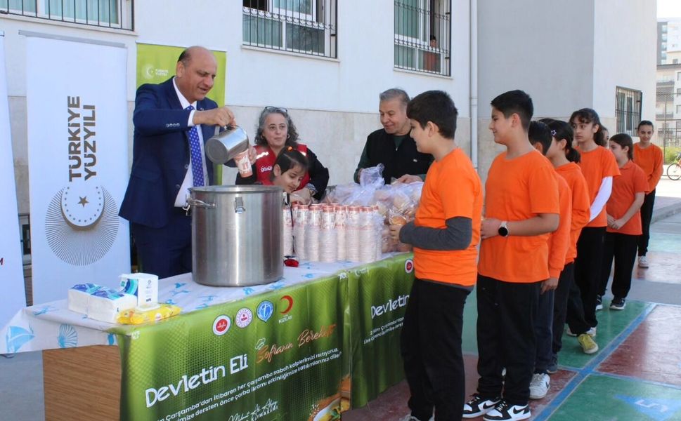 Tarsus’ta öğrencilere çorba ikramı