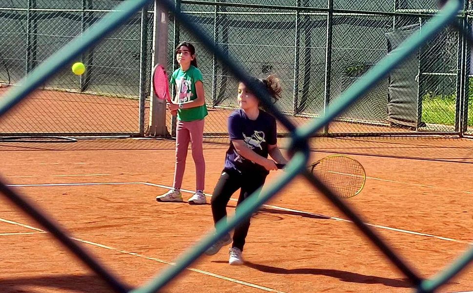 Mersin’de minik raketler korta çıktı