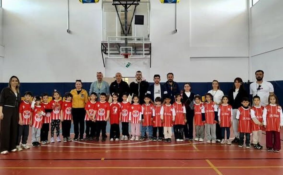Tarsus’ta yarışmalar başladı: minikler sporla buluştu