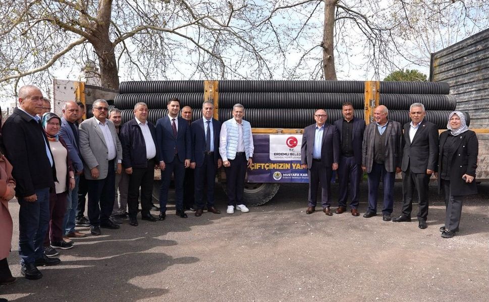 Erdemli’de üreticilere koruge boru desteği