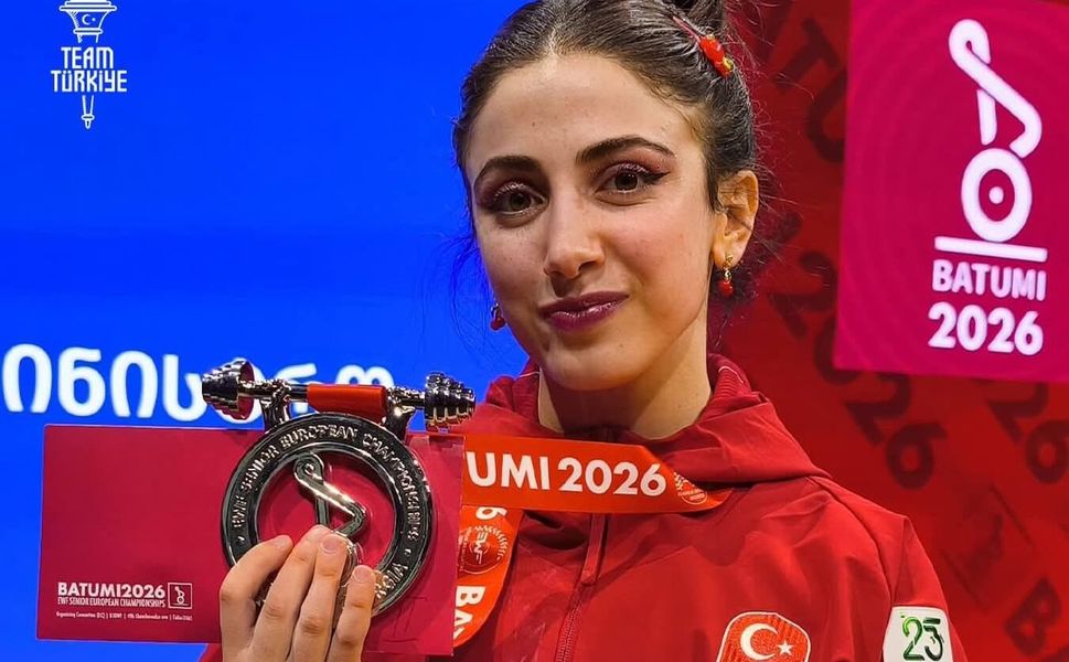 Mersinli Milli Halterci Gamze Altun Avrupa ikincisi oldu