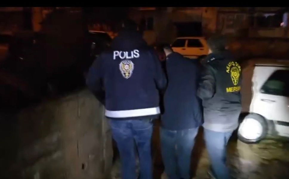 Mersin polisi aranan yüzlerce hükümlü yakaladı