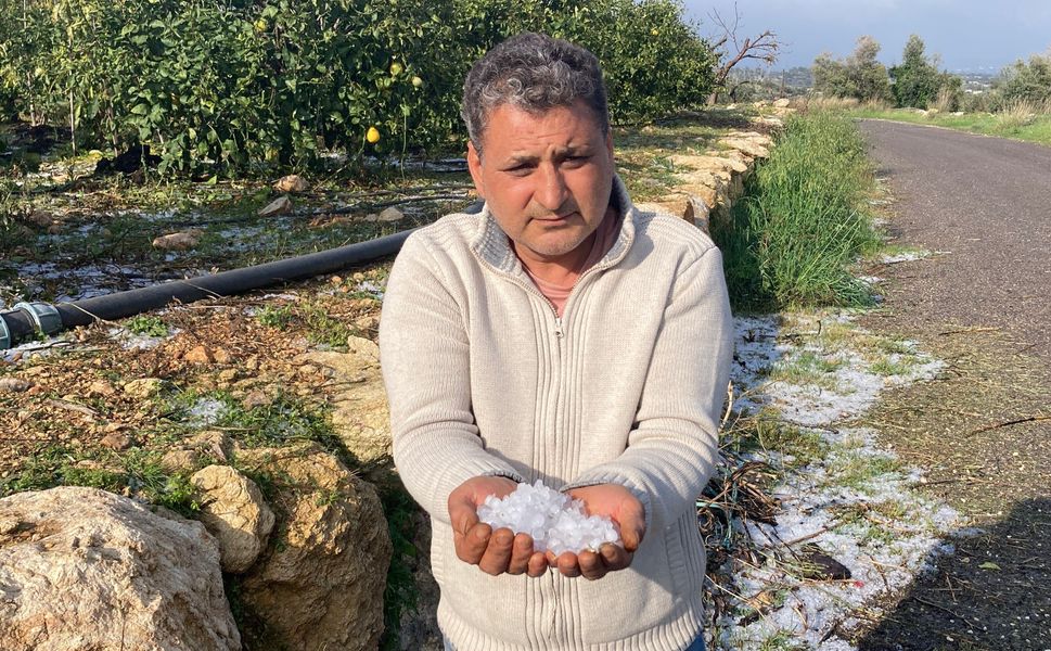 Mersin'de misket büyüklüğünde dolu etkili oldu: Orman ve bahçeler beyaza büründü