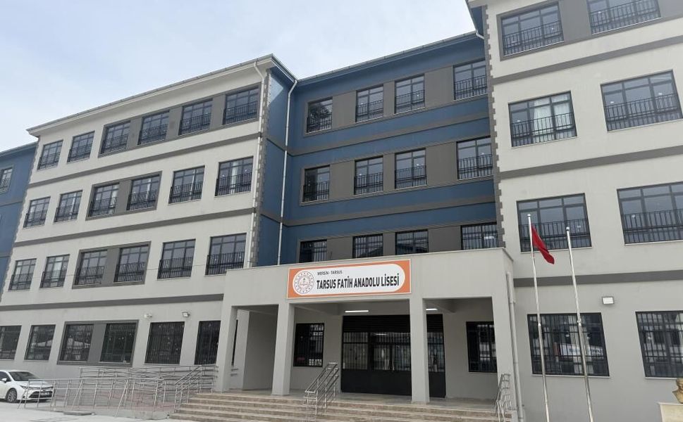 Mersin'de bir lise öğrencisi silahla yakalandı