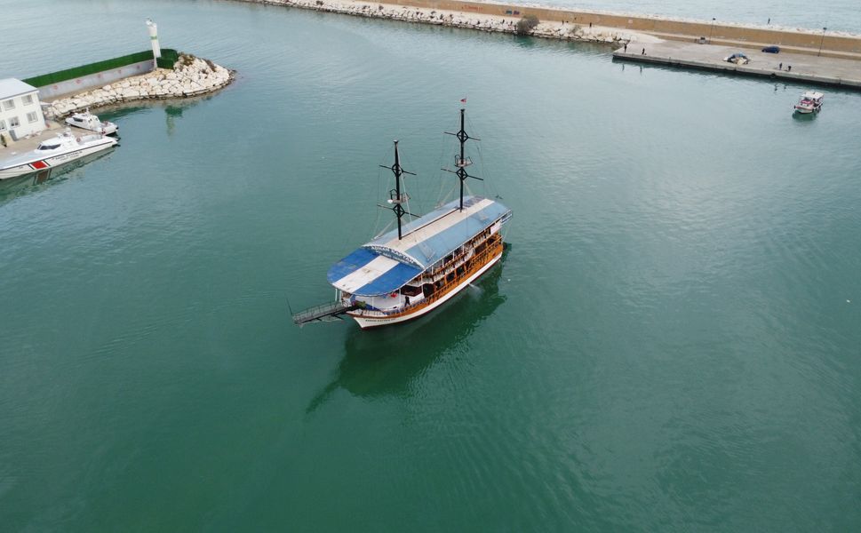 Gezi tekneleri sezona hazır olmak için bakıma alındı