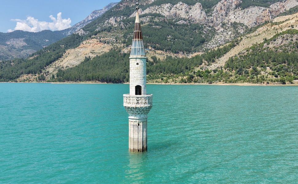 Sular altında bir köy: Minare, geçmişin tek tanığı olarak ayakta