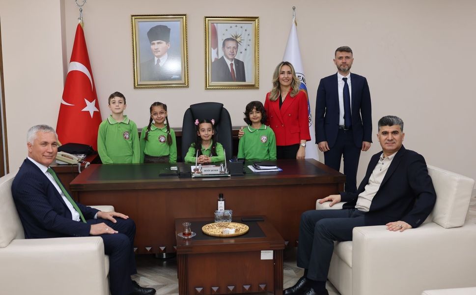 Minik başkandan ilk talimat: Park yenilensin