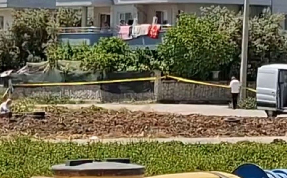 Tarsus’ta sarımsak tarlasındaki şüpheli cisim paniğe yol açtı