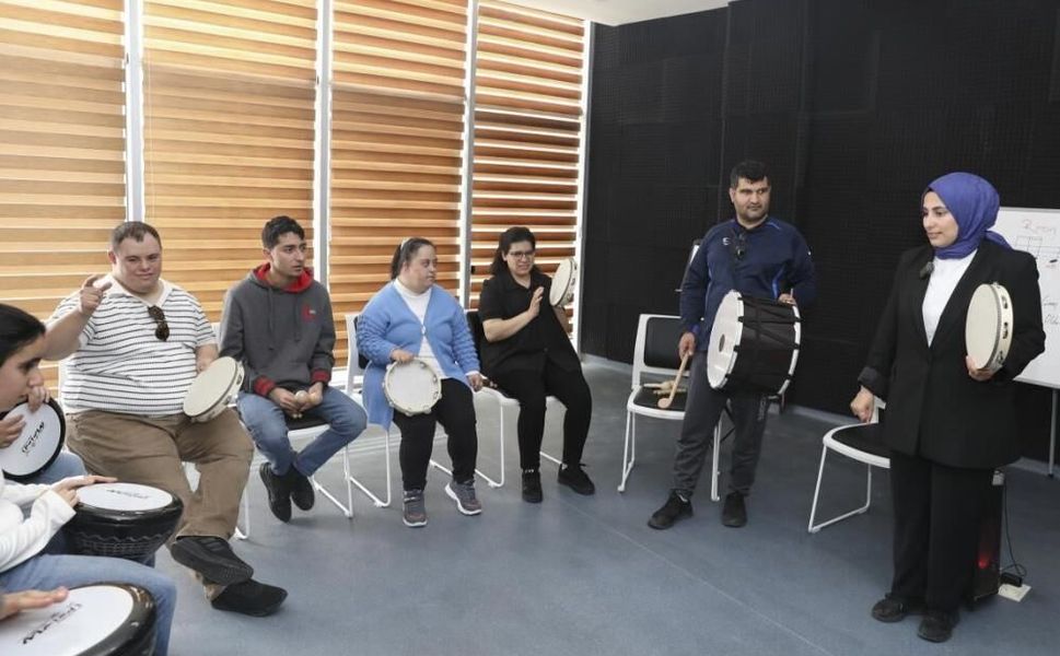 Müzikle hayata dokunan atölye