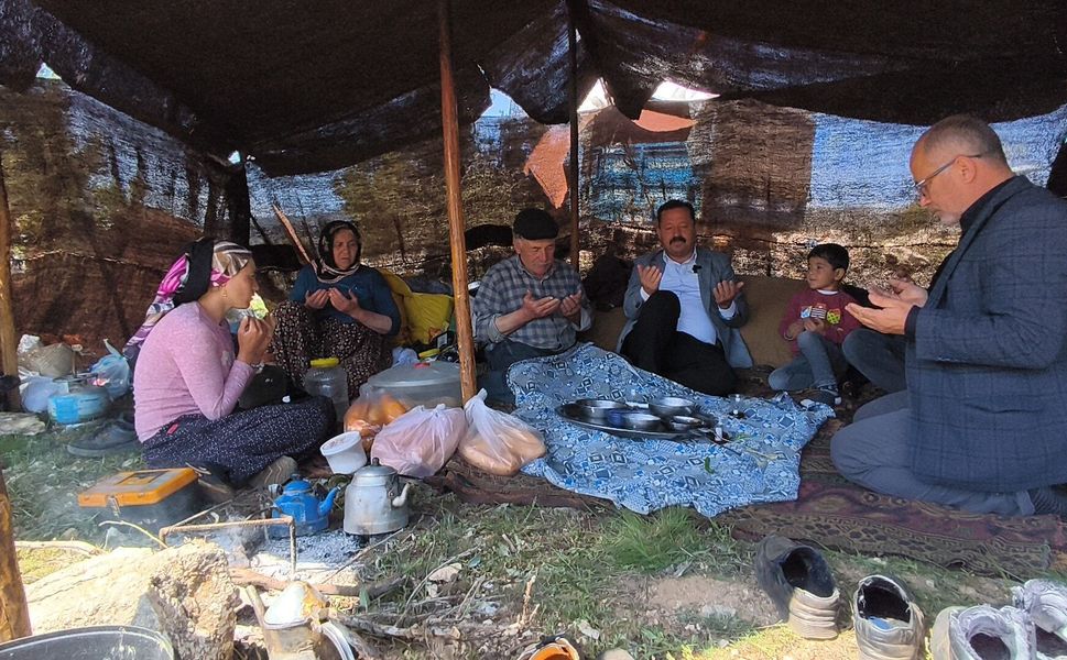 Sarıkeçili Yörükleri, baharın gelişiyle birlikte yayla göçüne başladı