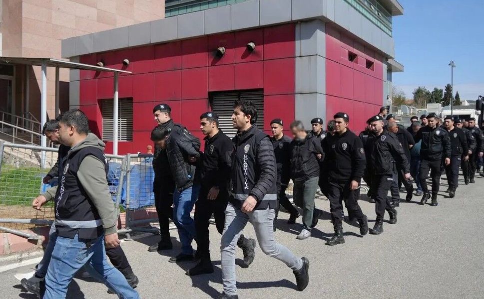 Kadro alamayan öğretim görevlisi, meslektaşlarını dolandırdı