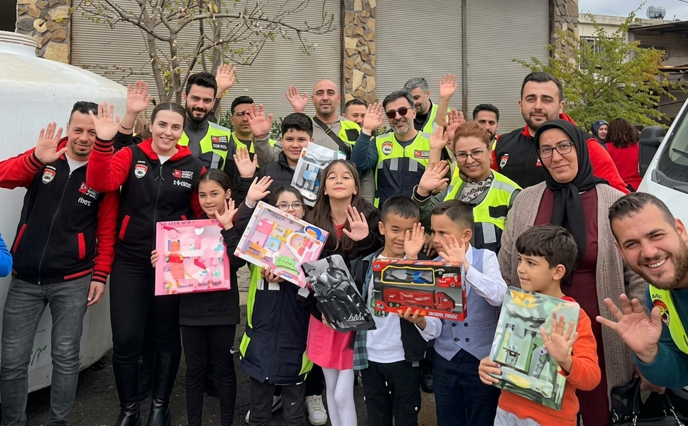 Motorculardan köy okullarına gönül köprüsü