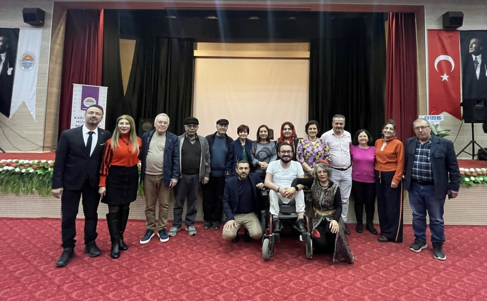 Karacaoğlan’ın sesi gençlerle yankılandı