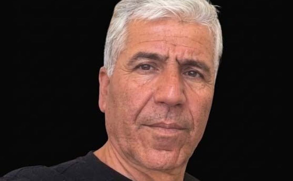 Mersin'de 3 katlı binanın çatısından düşen işçi öldü