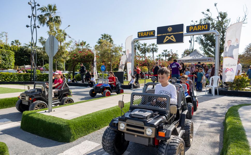 Mersin’de doğadan bilime 23 Nisan kutlaması