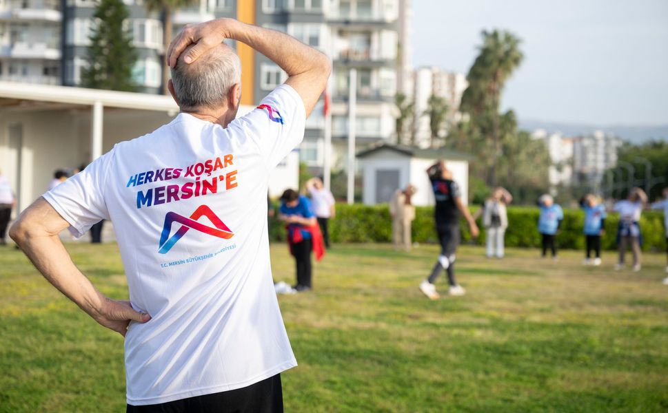 Mersin Büyükşehir’in sabah sporu yoğun ilgi görüyor