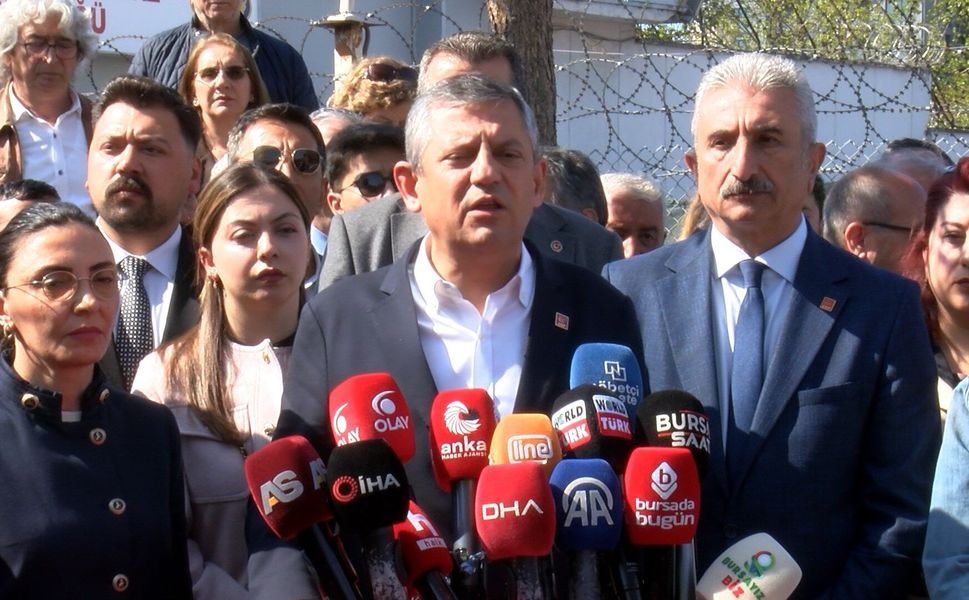 Özgür Özel: Bizle görüşmek isteyen, önce bize düşman hukuku uygulamaktan vazgeçecek