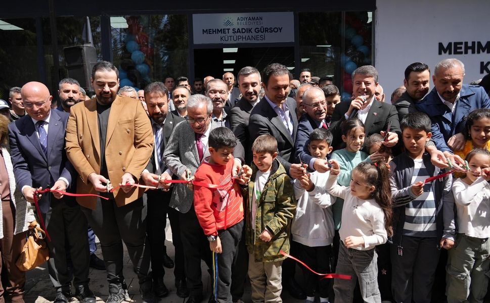 Gençler için modern kütüphane ve bilim merkezi açıldı