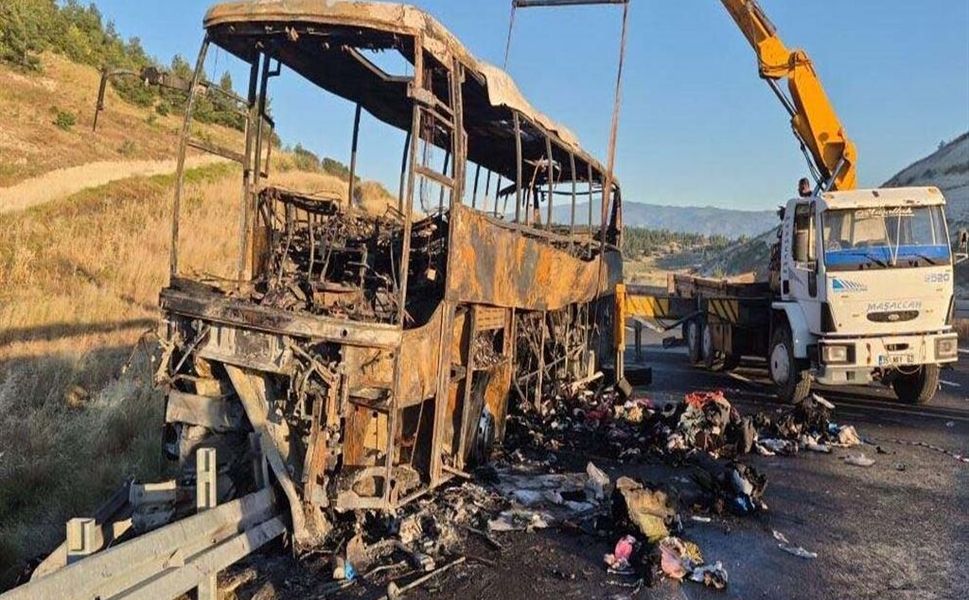 Gece seferi kabusa döndü: Otobüs kazasında 8 kişi hayatını kaybetti
