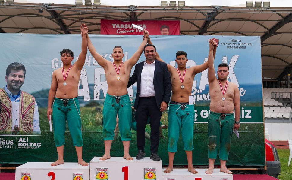 Tarsus'ta güreş organizasyonu yoğun katılımla gerçekleşti